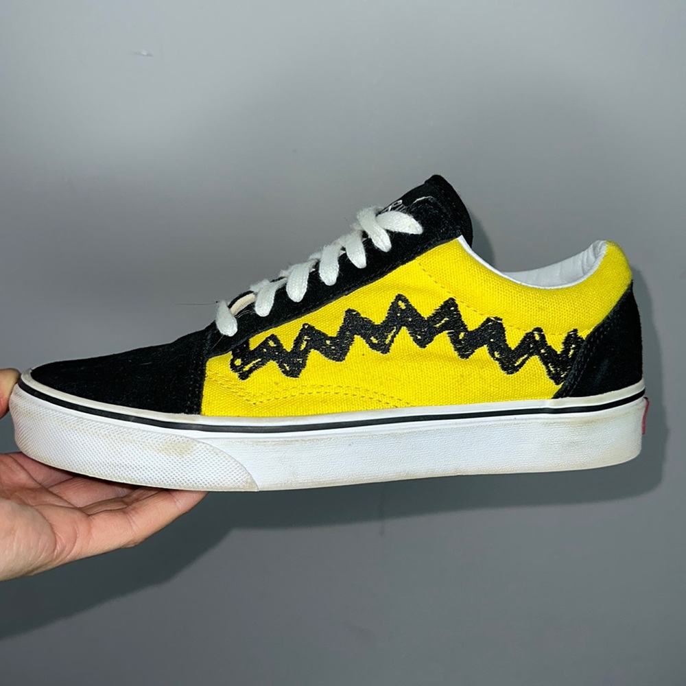 Selling lightly used VANS, Old Skool- Peanuts x Vans 2017